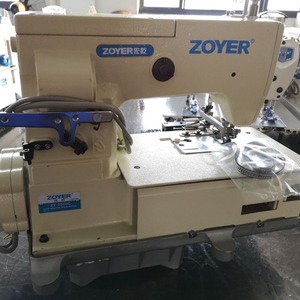 Machine à coudre semi-automatique Zoyer 2000C à double aiguille pour boucles de pantalon avec coupe automatique de la chaîne, épaisseur de 16 mm - Product Image 5
