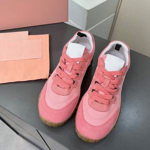 Los Nuevos Zapatos Deportivos Casuales Rosas de Diseñador para Mujer Presentan una Parte Superior de Tela de Algodón Ligera y Lujosa, Transpirable y Antideslizante - Product Image 1