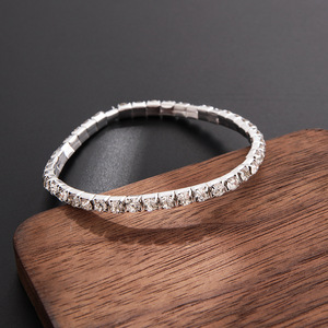Bracelets de charme classiques coréens tendance pour femmes, élastiques en caoutchouc, entièrement ornés de diamants, vente en gros B053 - Product Image 6