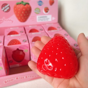 Jouet Squishy Géant Fraise, Jouet Sensoriel Anti-Stress Doux et Compressible en Forme de Fruit, Jouet Fidget Réaliste Fraise pour Enfants et Adultes - Product Image 5