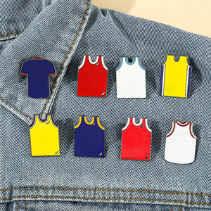 Spilla in Metallo Commemorativa a Forma di Maglia con Distintivo Stella del Calcio Mondiale - Product Image 2