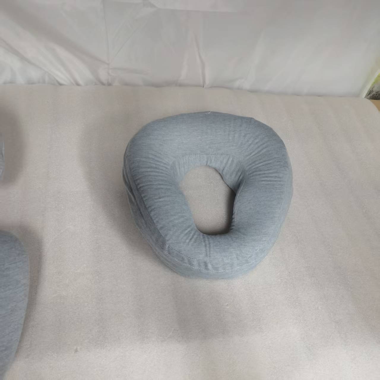 Oreiller de beauté, gris clair