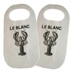 Produttore personalizzato aragosta monouso grembiule Non tessuto impermeabile a prova di olio bavaglini per adulti Non tessuti per mangiare senza problemi - Product Image 1