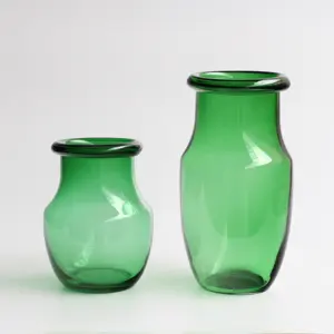 Bixuan piega fatta a mano soffiata a bocca Design semplice forma di vaso vaso di vetro verde tinta unita centrotavola centrotavola vaso di vetro, 21 cm