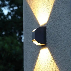 Lampe murale d'extérieur LED à double tête en aluminium à énergie solaire <span class=keywords><strong>Spot</strong></span> étanche pour cour balcon <span class=keywords><strong>allée</strong></span> villa <span class=keywords><strong>jardin</strong></span> <span class=keywords><strong>jardin</strong></span> - Product Image 3