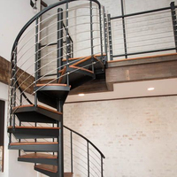 Escalier en colimaçon à colonne centrale spéciale avec longeron et garde-corps à manchon offrant un soutien solide et une installation facile