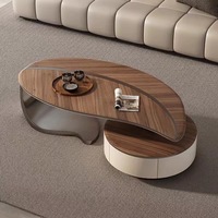 Design unique : un ensemble de table basse en forme de feuille de style italien, moderne et luxueux ; un ensemble de salon haut de gamme en noyer