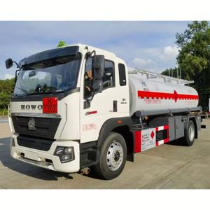 New High Quality CSC Dongfeng 4X2 Diesel Oil Tank Truck 12000L 150-250HP Flammable Liquid Transport Mobile Gas Station LGBF - Product Image 3