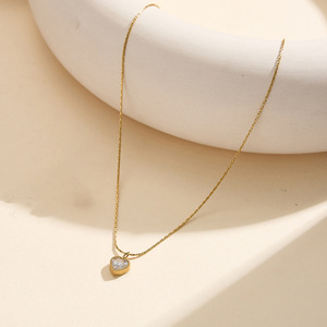 Collier pendentif cœur plaqué or 18 carats avec zircon cubique serti clos, chaîne maille forçat, style romantique, bijoux pour femme - Product Image 5