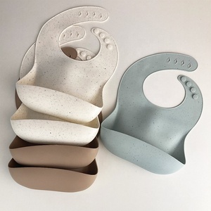 Bavoir bébé en silicone de haute qualité, bavoir en silicone OEM, imperméable - Product Image 1