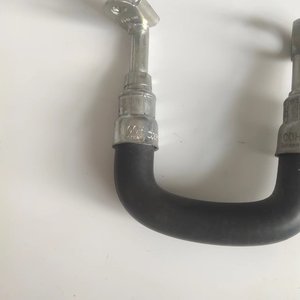 ท่อรูปตัวยูสำหรับรถยนต์ VW Passat B5 1.8T เทอร์โบชาร์จเจอร์ CA56A4 สายส่งน้ำมันเชื้อเพลิงสำหรับยานยนต์ วัสดุเหล็ก ทนอุณหภูมิได้ถึง 200 องศา - Product Image 2