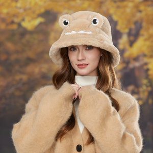 Chapeau d'<span class=keywords><strong>hiver</strong></span> pour femmes et chapeau bob polyvalent en polaire doublé de fourrure de grenouille de dessin animé, épaissi et chaud pour l'extérieur, décontracté et résistant au froid - Product Image 1