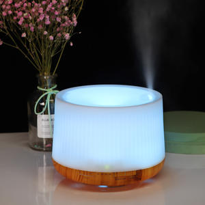 Difusor de Aromas Transfronterizo de 500 ml con Luz de Color, Humidificador de Aceites Esenciales para Uso Doméstico, Cobertura de 10-20 m² - Product Image 4