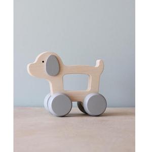 Coche de juguete de madera minimalista hecho a mano para niños pequeños y niños con un acabado suave y duradero, perfecto para el juego imaginativo. - Product Image 5