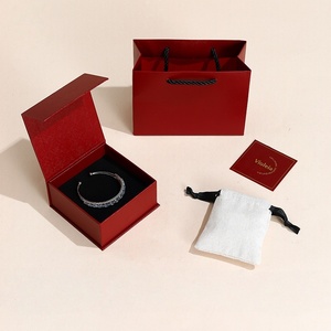 Elegante e Lussuosa Scatola di Spedizione in Cartone Rigido con Chiusura Magnetica, Fatta a Mano, per Gioielli, Bracciali e Oggetti Preziosi - Product Image 1