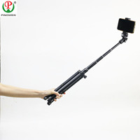 Tongkat Selfie Lipat Ringan dengan Tripod, Penyangga Ponsel Universal Portabel untuk Live Streaming dan Vlogging