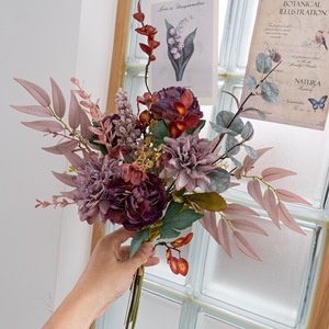 Bouquet de fleurs artificielles Scarlet Twilight en tissu tissé plastique pour mariage et décoration intérieure CF02128 - Product Image 2