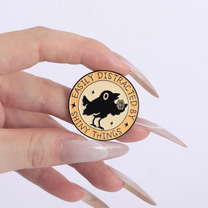 Cartoon Crow Emaille Pin Lustiger Vogel, der Diamant brosche hält Ich liebe Schmuckstücke Abzeichen Geschenk Schmuck Großhandel - Product Image 4