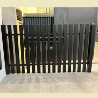 Système de garde-corps moderne en aluminium et verre pour intérieur, finition noir mat, découpe laser, sécurité pour escalier et balcon, design italien