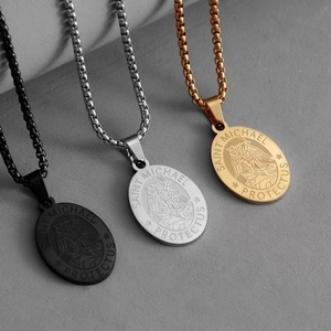 YYN pour la vente de colliers unisexes en acier inoxydable noir style punk avec pierre naturelle Saint-Michel - Product Image 1