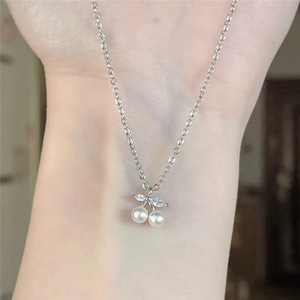 Collana girocollo con ciondolo a forma di ciliegia per donna, design a frutta, gioielli alla moda, regalo per l'uso quotidiano - Product Image 2