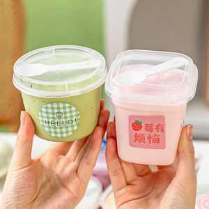 Vente en gros de petites tasses à <span class=keywords><strong>yaourt</strong></span> rondes transparentes en plastique de 5oz personnalisées petites tasses à crème glacée en plastique pour dessert et <span class=keywords><strong>yaourt</strong></span> avec couvercle - Product Image 1
