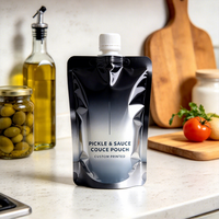 Pochettes souples personnalisables à texture premium avec bec verseur pour sauces, vinaigrettes et légumes marinés, emballage autoportant pour ustensiles de cuisine