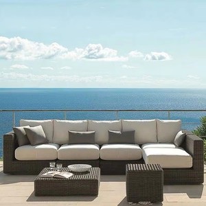 Conjunto de Muebles de Exterior Cómodos de Ratán, Resistentes a la Intemperie, con Cojines Lavables, Mesa de Centro, Seccionales, para Hotel o Villa - Product Image 1
