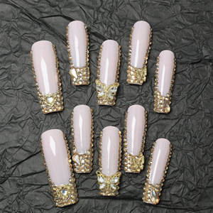Vente en gros d'ongles artificiels en acrylique faits à la main, faux ongles carrés à couverture complète, dégradé rose et blanc, design avec strass, personnalisable. - Product Image 2