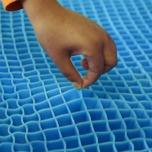 4CM kalın mavi hiper elastik izgara yatak TPE jel lateks <span class=keywords><strong>Topper</strong></span> soğutma masaj yaz kullanımı için katlanmış tasarım ev hastane otel - Product Image 5