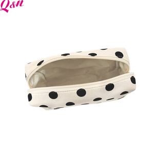 Pochette à cosmétiques en coton avec logo privé personnalisé Trousse de maquillage légère pour femmes - Product Image 4