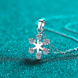 Diseño de copo de nieve con pequeño moissanita brillante 925 collar con colgante de moissanita de lujo de plata esterlina - Product Image 4