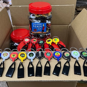 2025 nuevo logotipo personalizado portátil Premium retráctil encendedor soporte Clip llavero encendedor accesorios para fumar Correa - Product Image 5