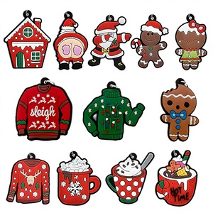 Porte-clés mousqueton en caoutchouc durable personnalisé de Noël, avec ornements 3D mignons (Père Noël, renne, bonhomme de neige) et impression typographique, cadeau tendance - Product Image 3