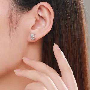 Boucles d'oreilles clous pour femmes, style Ins, en argent 925 plaqué rhodium, avec zircon, motif chat mignon, bijoux exquis, vente en gros - Product Image 3