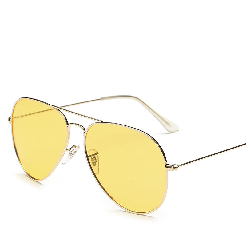 สีเหลือง