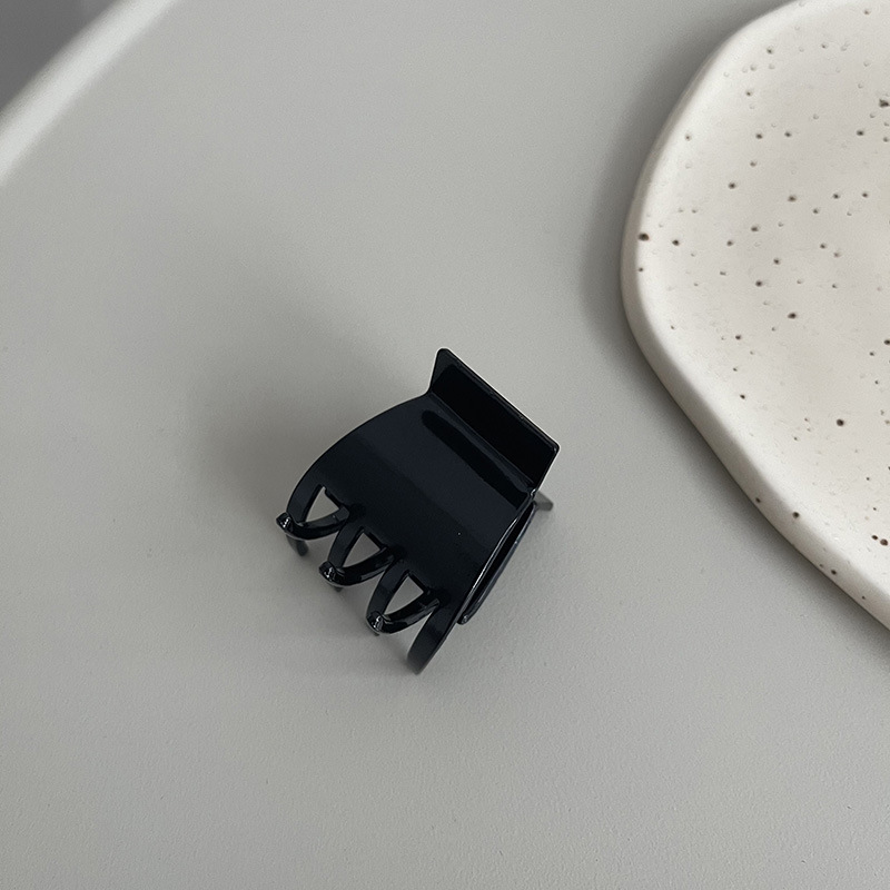 Right angle Black
