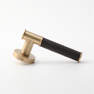 Maxery pegangan pintu kulit anyam kulit asli pintu kuningan padat perangkat keras Modern Satin mewah tuas kuningan pegangan pintu Villa Hotel - Product Image 2