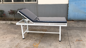 <span class=keywords><strong>Table</strong></span> <span class=keywords><strong>d</strong></span>'<span class=keywords><strong>examen</strong></span> gynécologique simple en acier inoxydable <span class=keywords><strong>médical</strong></span> de haute qualité pour hôpital et clinique - Product Image 4