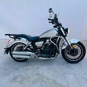 Benelli <span class=keywords><strong>Chiro</strong></span> 400 Retro Cruiser Motorrad mit Zweizylinder-Wasserkühlungsmotor - Product Image 4
