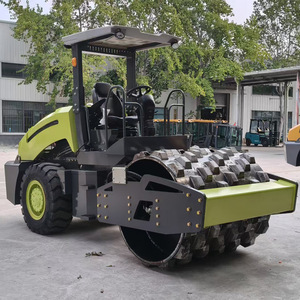Compacteur routier à tambour unique vibrant de 6 tonnes à entraînement hydraulique intégral - Product Image 3