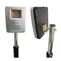Système de stationnement de barrière de flèche Tête de lecture de télédétection NFC Véhicule Porte d'accès automatique Barrière Porte de barrière Lecteur longue portée