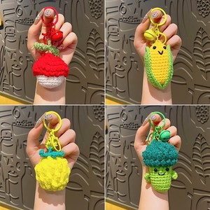 Porte-clés en crochet fait main, motif légumes et fruits, adorable breloque brocoli/fraise, pendentif de sac pour les amateurs de cuisine - Product Image 2