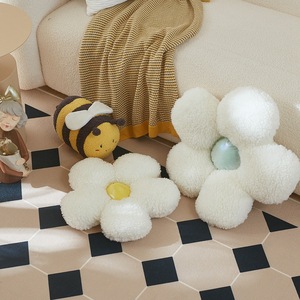 In <span class=keywords><strong>grandi</strong></span> api <span class=keywords><strong>peluche</strong></span> <span class=keywords><strong>peluche</strong></span> <span class=keywords><strong>peluche</strong></span> <span class=keywords><strong>di</strong></span> <span class=keywords><strong>peluche</strong></span> Fuzzy ape ape morbida ape mellifera con fiore cuscino giocattolo - Product Image 2