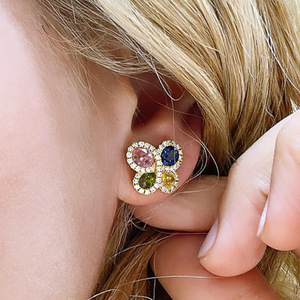 Orecchini a Perno Geometrici a Farfalla Colorati Dopamine, Gioielli Minimalisti Chic da Donna, Ideali per l'Uso Quotidiano e Come Regalo - Product Image 4