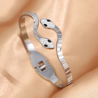 Bracelet en acier inoxydable en forme de serpent dynamique avec diamants incrustés, bracelet tendance, accessoire inaltérable