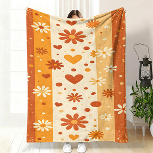 Manta de Franela con Diseño Floral de Corazones, Ligera y Resistente a la Decoloración, para Dormitorio o Sala de Estar, Impresión Personalizada, OEM, ODM - Product Image 2