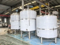 Réservoirs de stockage et de mélange en acier inoxydable de 1000L à 10000L avec pompe et moteur pour cuve sous pression