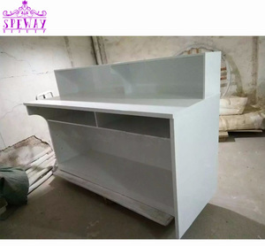 Thiết Kế Bàn Tiếp Tân Khung Gỗ Nhung Màu Vàng Hồng Hình Vòng Cung Hiện Đại - Product Image 1