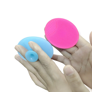 Brosse de lavage du <span class=keywords><strong>visage</strong></span> en <span class=keywords><strong>silicone</strong></span> petite avec ceinture <span class=keywords><strong>ventouse</strong></span> brosse de nettoyage en <span class=keywords><strong>silicone</strong></span> propre <span class=keywords><strong>visage</strong></span> corps brosse à saleté - Product Image 2